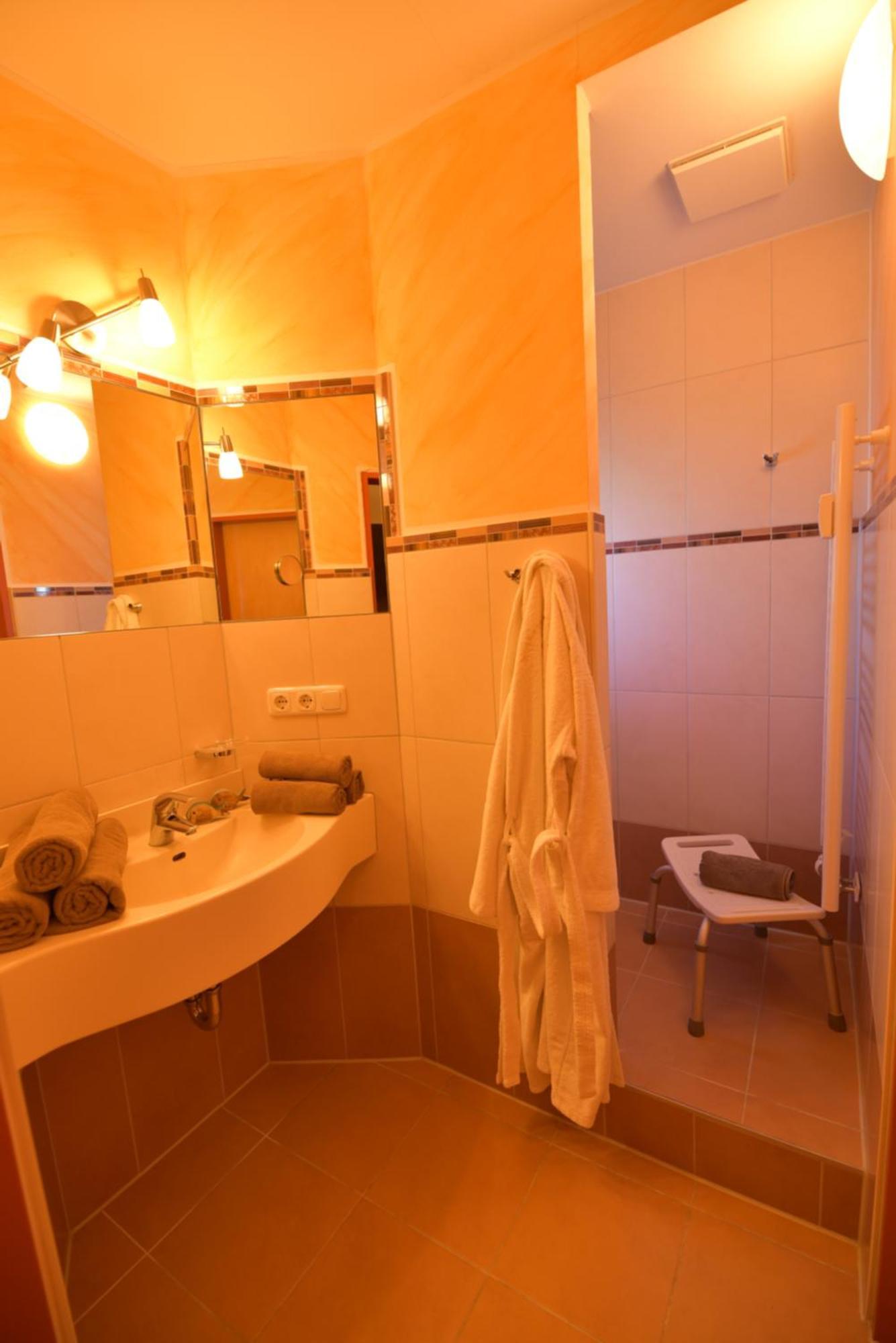 Erlkoenig Gaesteappartements Bad Füssing Habitación foto
